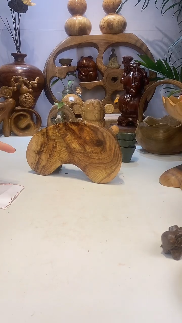 【闪购商品】香樟木A9精品四足弯弯干泡/尺寸28*25*7
