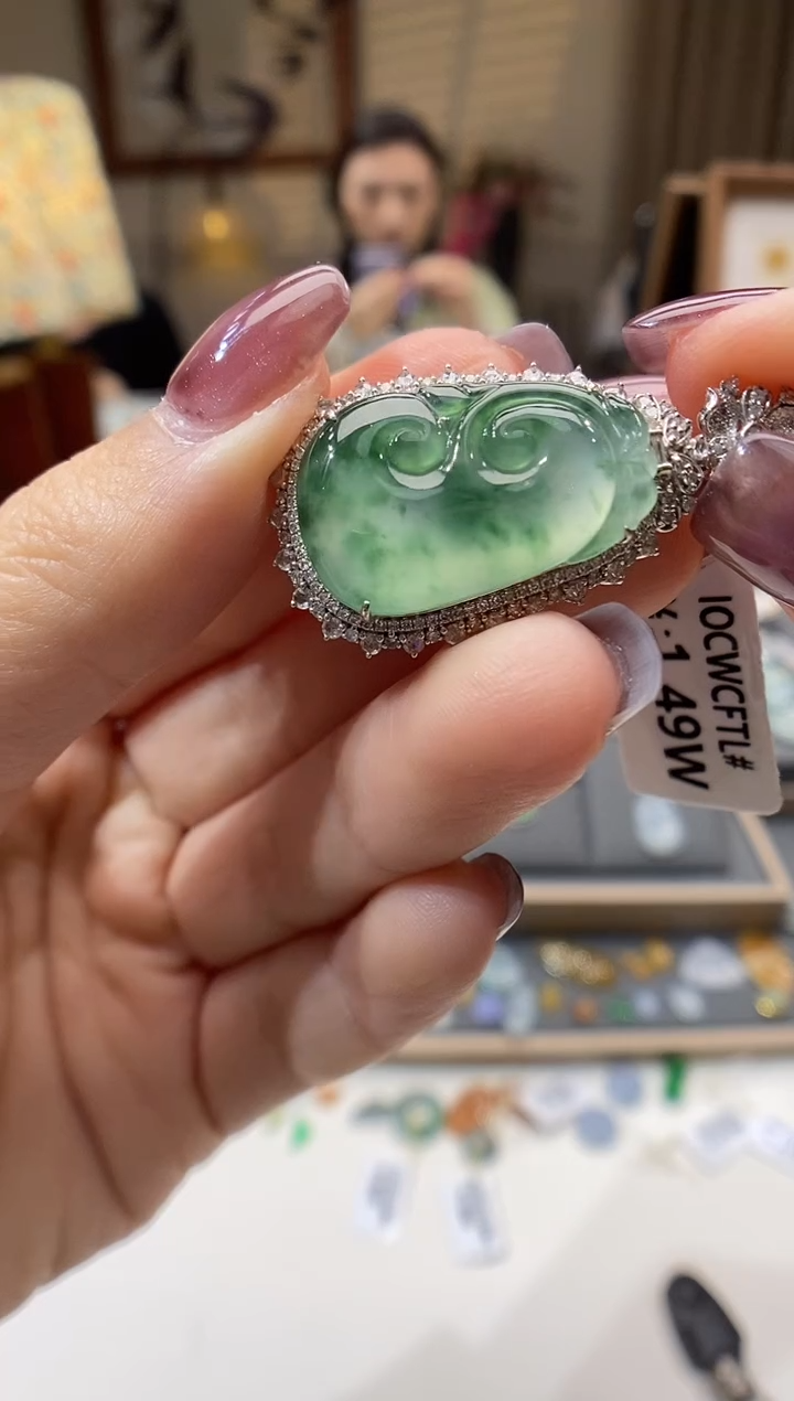 【闪购商品】翡翠颈饰18K金镶嵌如意