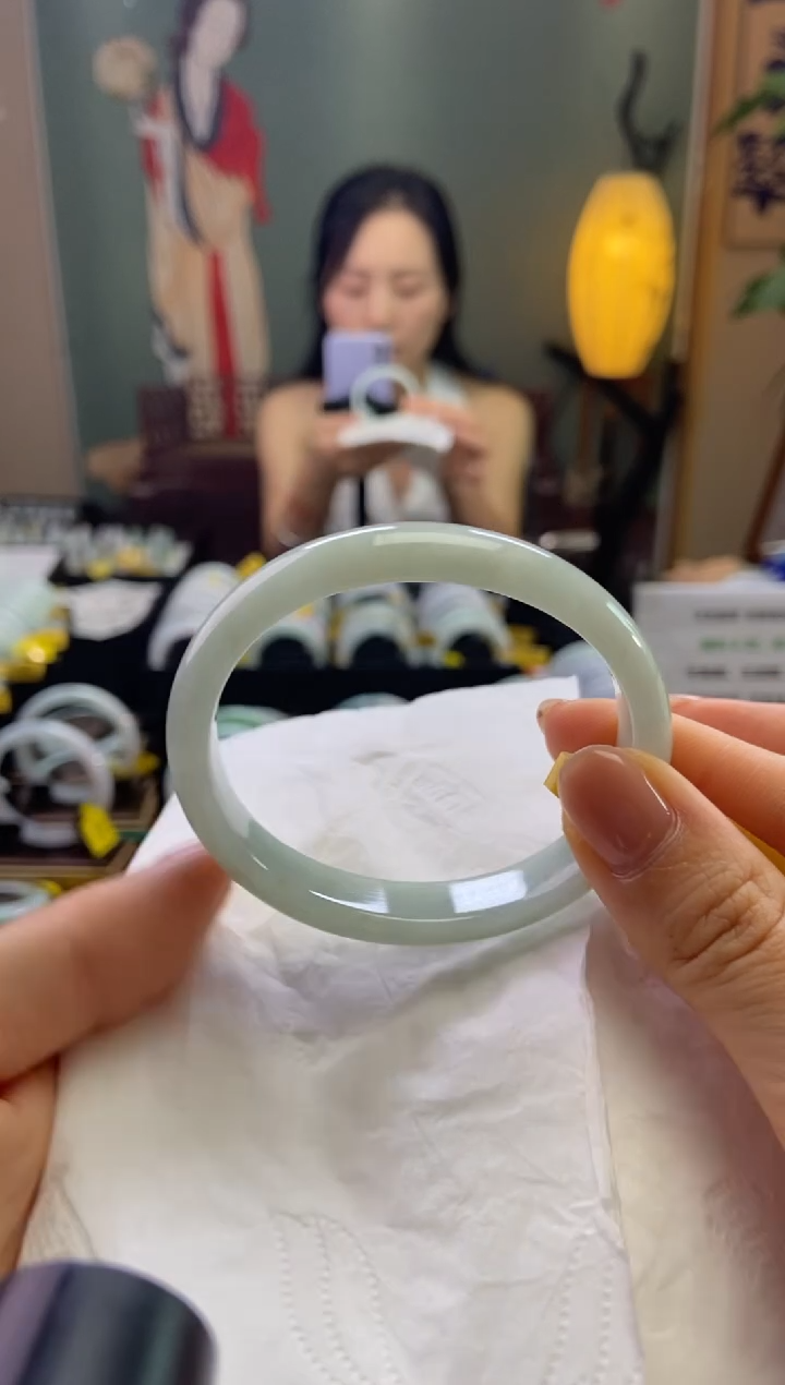 翡翠手镯（贵妃镯）未镶嵌53正圈t