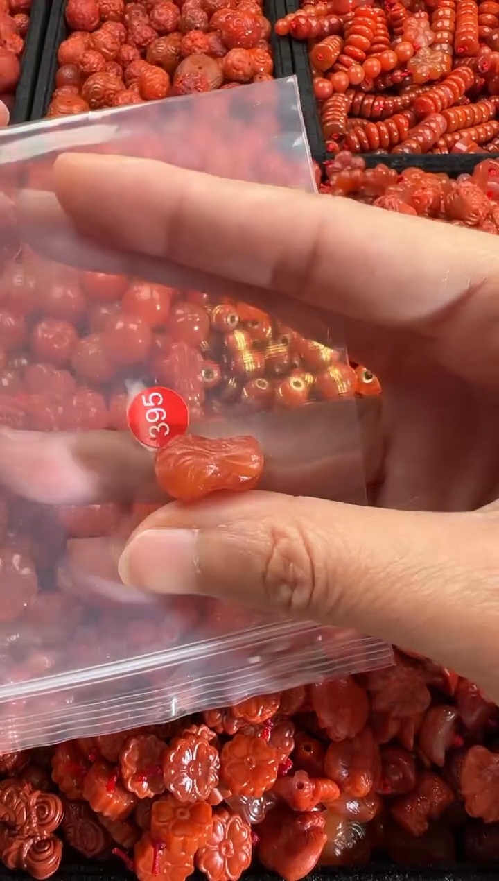 【闪购商品】南红玛瑙颈饰未镶嵌1