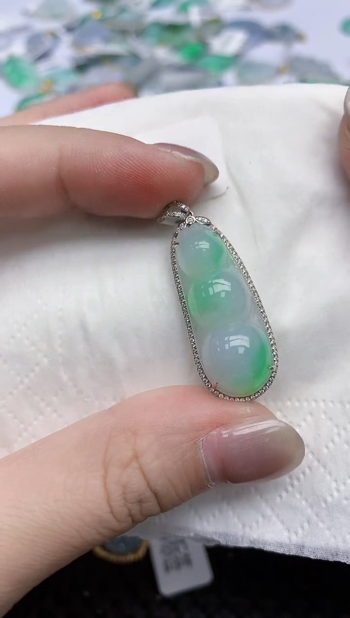 【闪购商品】翡翠颈饰18K金镶嵌天然翡翠A货