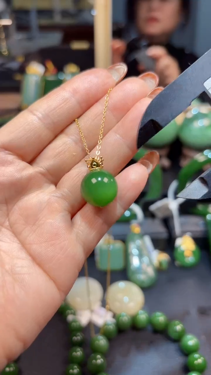 【闪购商品】和田玉（碧玉）吊坠(赠链)18K金镶嵌1