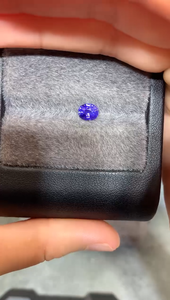 【闪购商品】定制蓝宝石裸石未镶嵌椭圆 紫蓝宝石 1.06ct