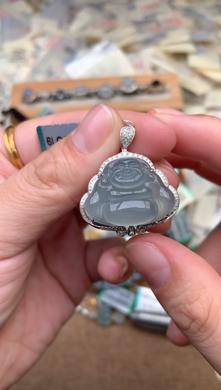 18K金镶嵌挂件翡翠1