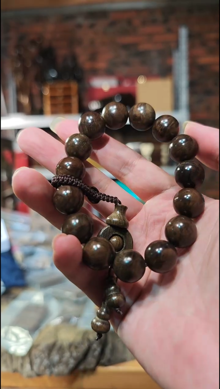金丝楠1.5阴沉绿龙胆单圈