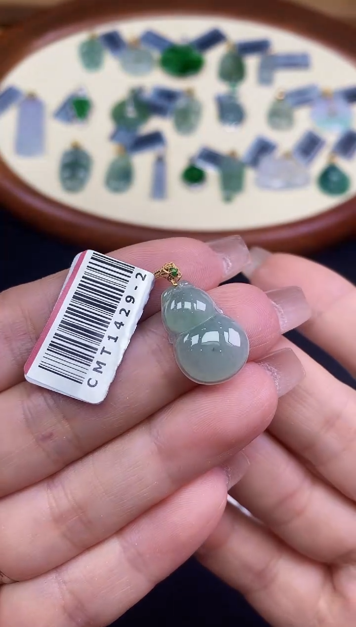 吊坠(不含链)18K金镶嵌翡翠葫芦18K金扣镶嵌@@CMT