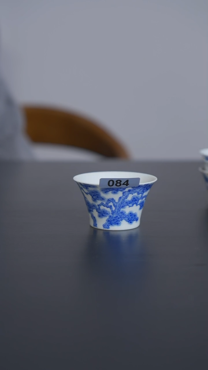 盖碗瓷青花松枝马蹄杯