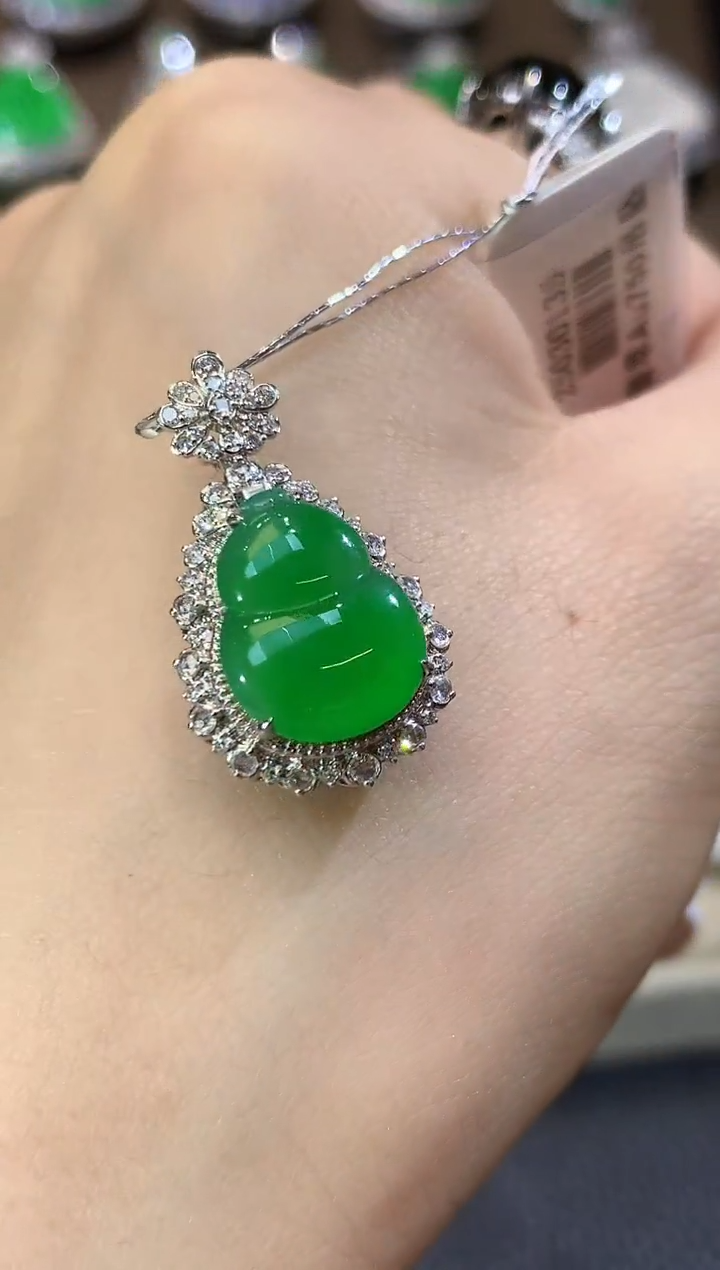 吊坠(不含链)18K金镶嵌翡翠D61