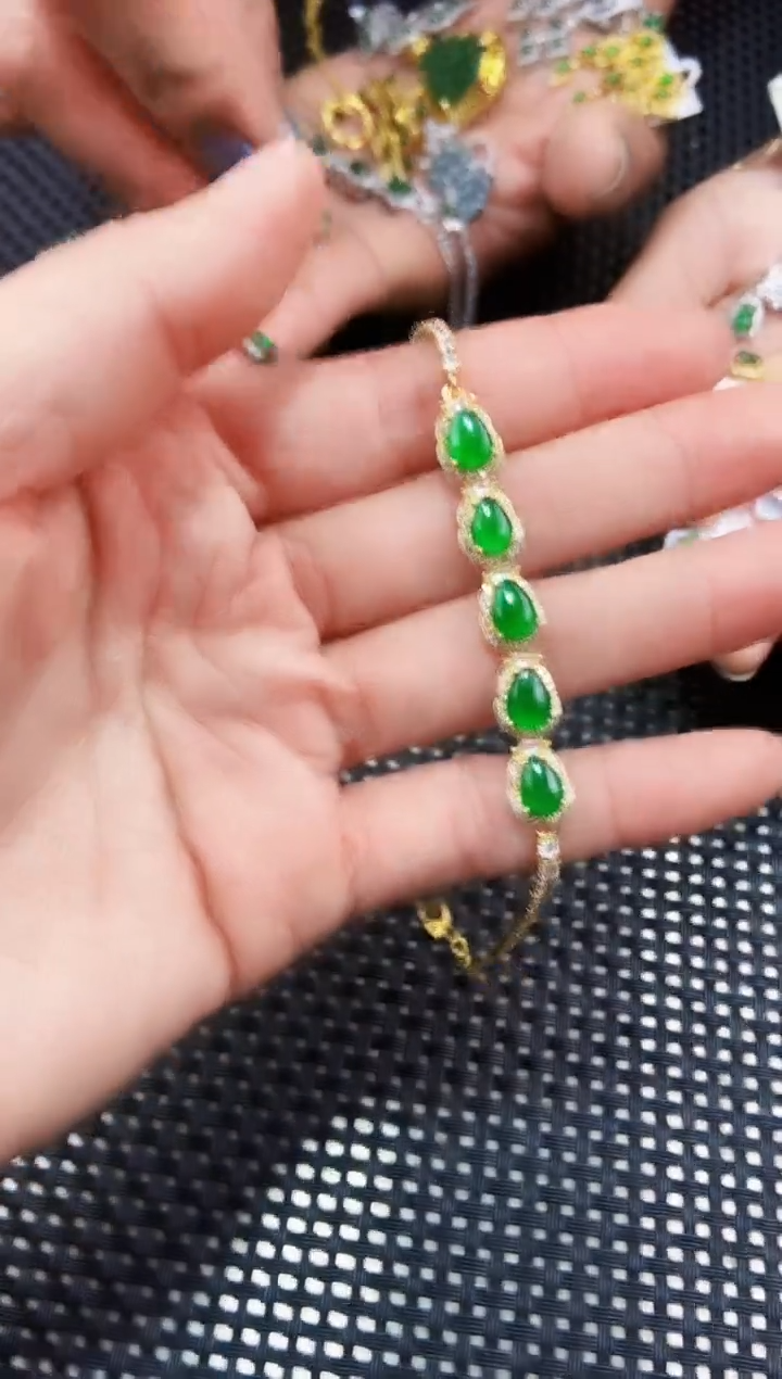 【闪购商品】翡翠手链未镶嵌11111111
