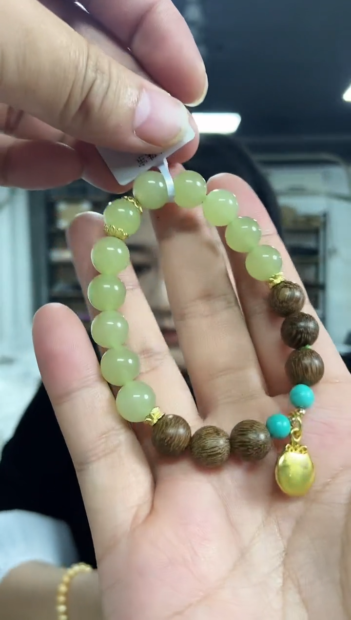 【闪购商品】和田玉手串未镶嵌多样性发其一，颜色微差