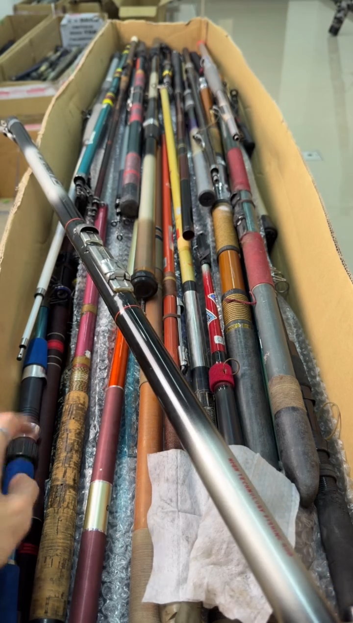 冬**^ 孤品微瑕， 以直播间为准  加 10元发顺丰