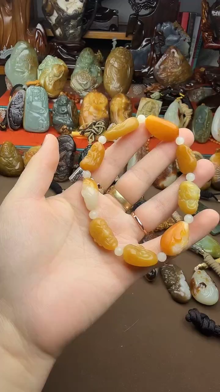 颈饰未镶嵌和田玉罗汉头手串