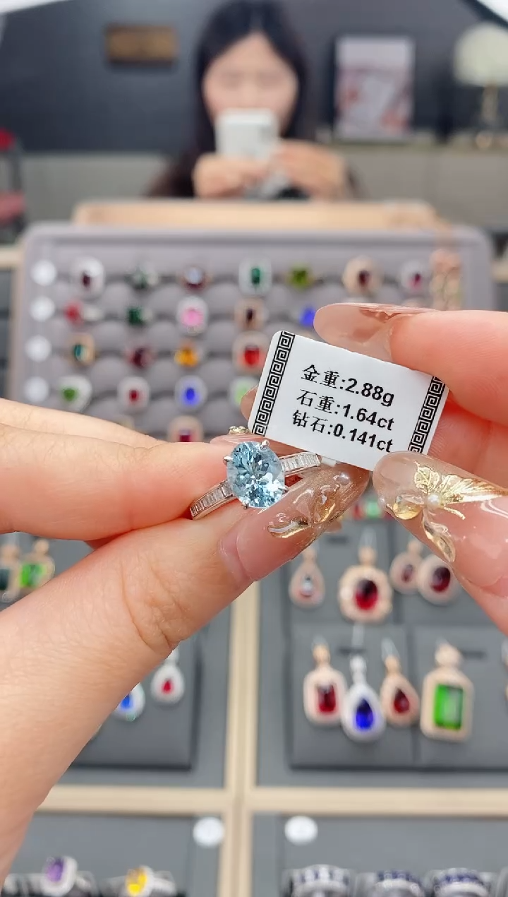 【闪购商品】海蓝宝石戒圈18K金镶嵌1.64配钻   