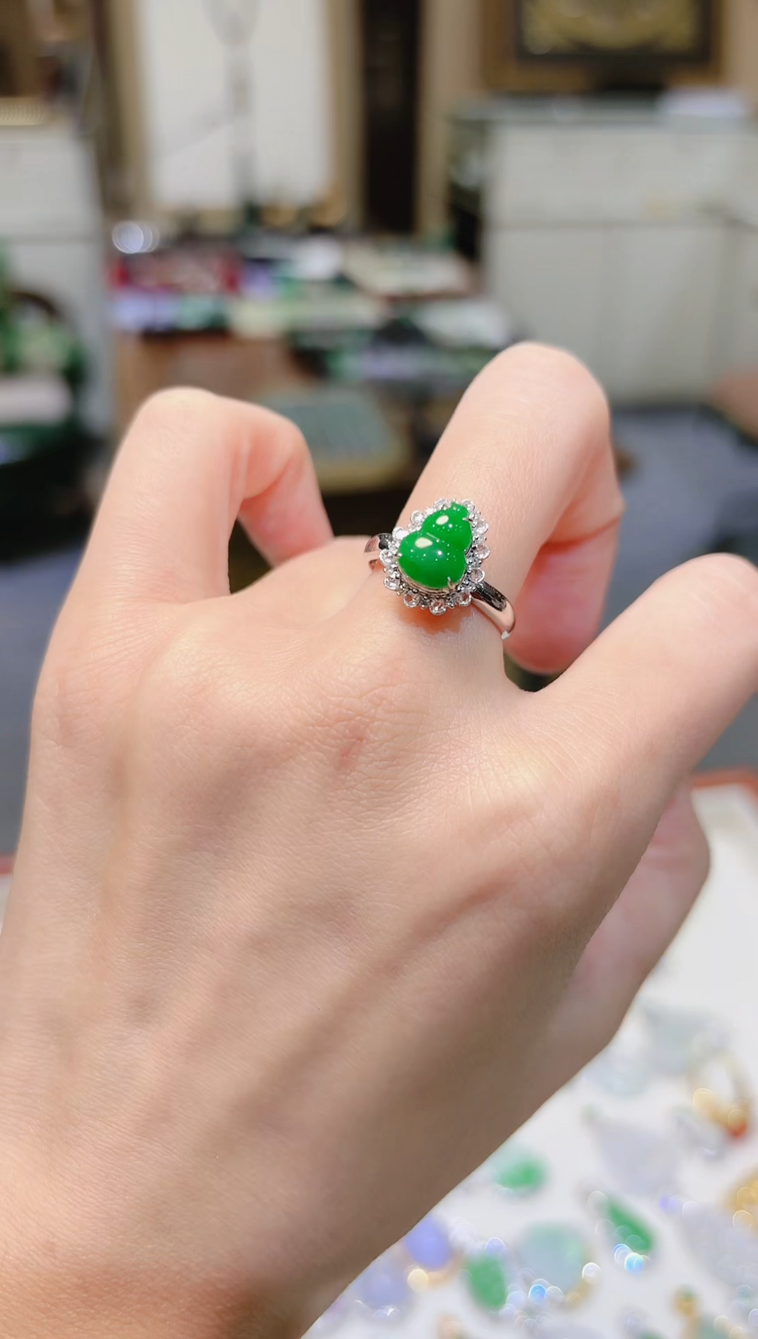 【闪购商品】翡翠戒指18K金镶嵌绿葫芦翡翠戒指