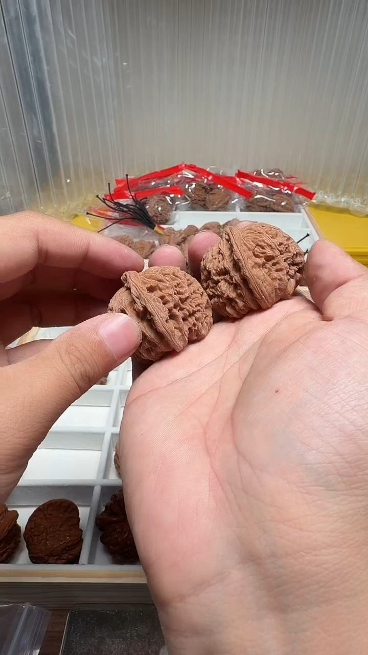 把件文玩核桃龙**舞43南疆石