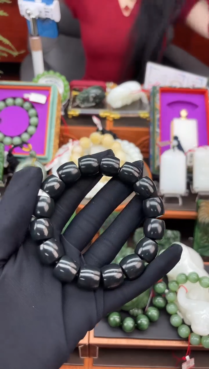 未镶嵌手串和田玉董小姐推荐 多样性发货 拍一发一hyz14