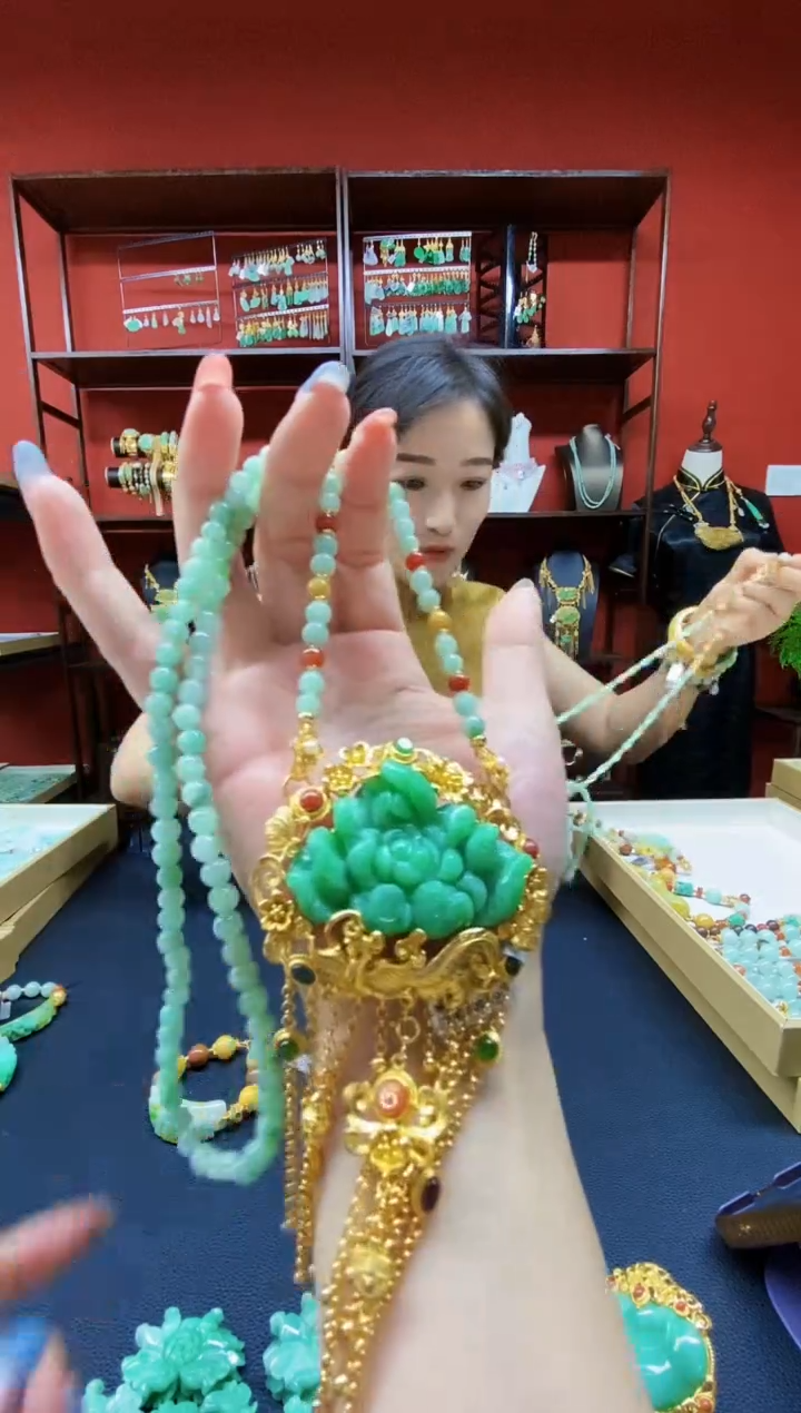 颈饰未镶嵌翡翠A**?吊坠