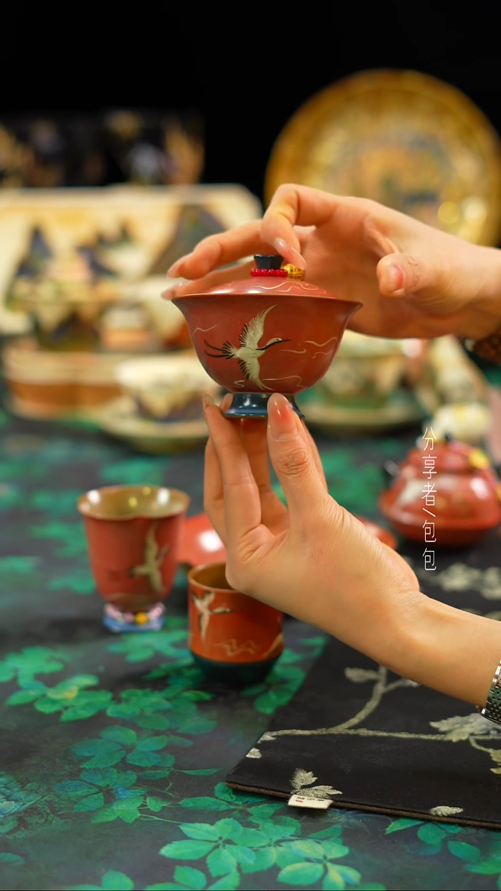 【闪购商品】红色仙鹤···········盖碗