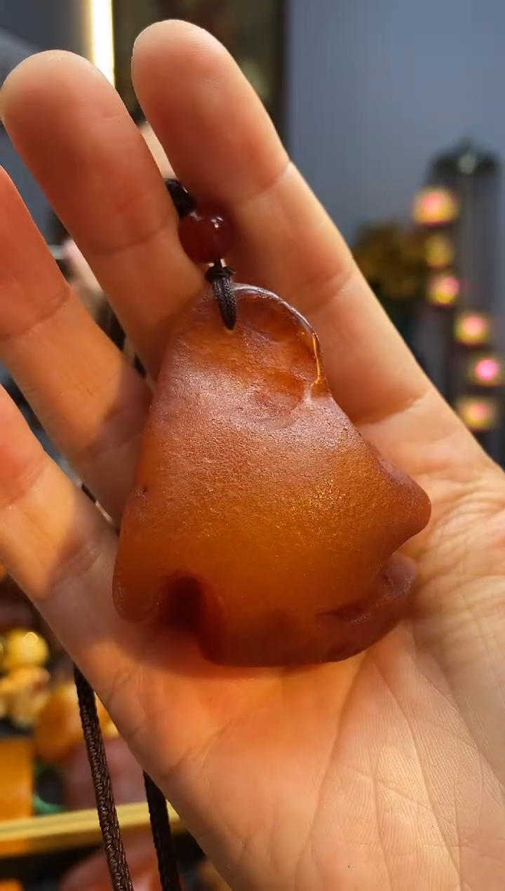 琥珀颈饰未镶嵌吊坠