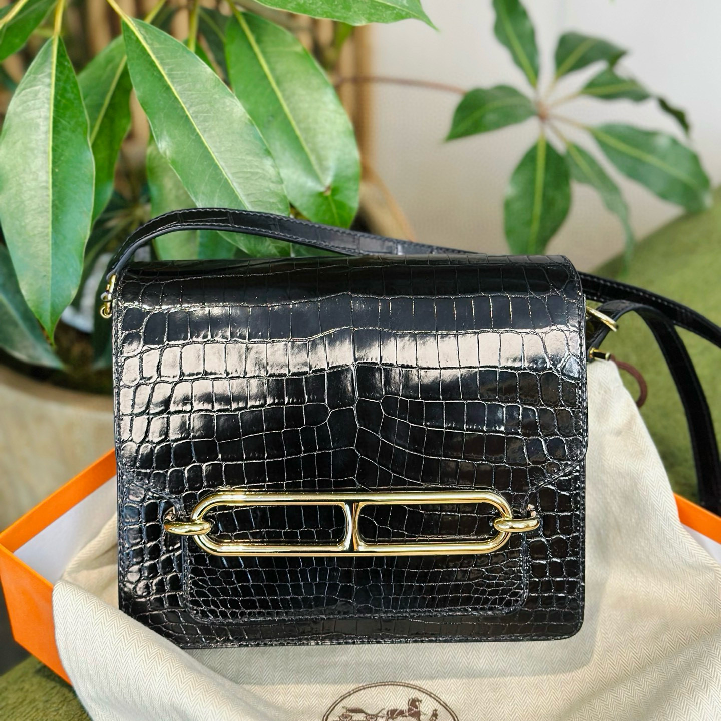99新 Hermes/爱马仕 老佛爷Roulis23黑金亮面稀有皮单肩包