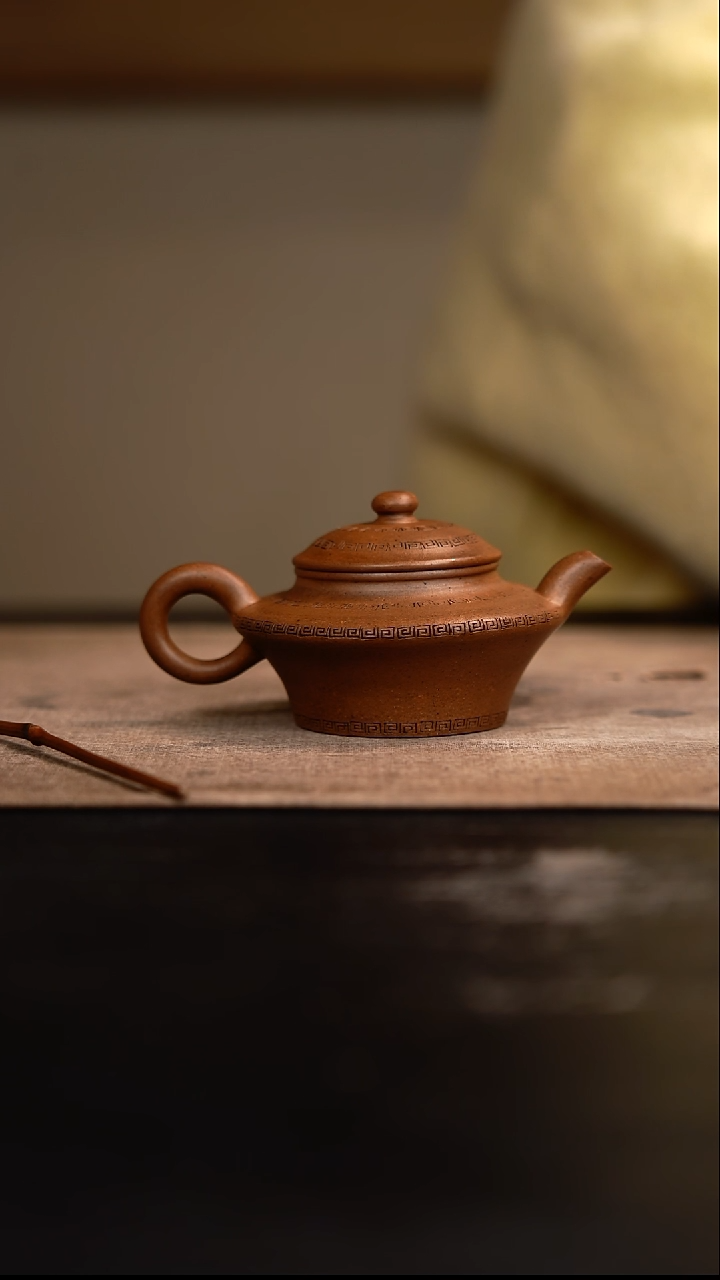 【闪购商品】紫砂茶壶虚扁式宫灯壶75cc段泥