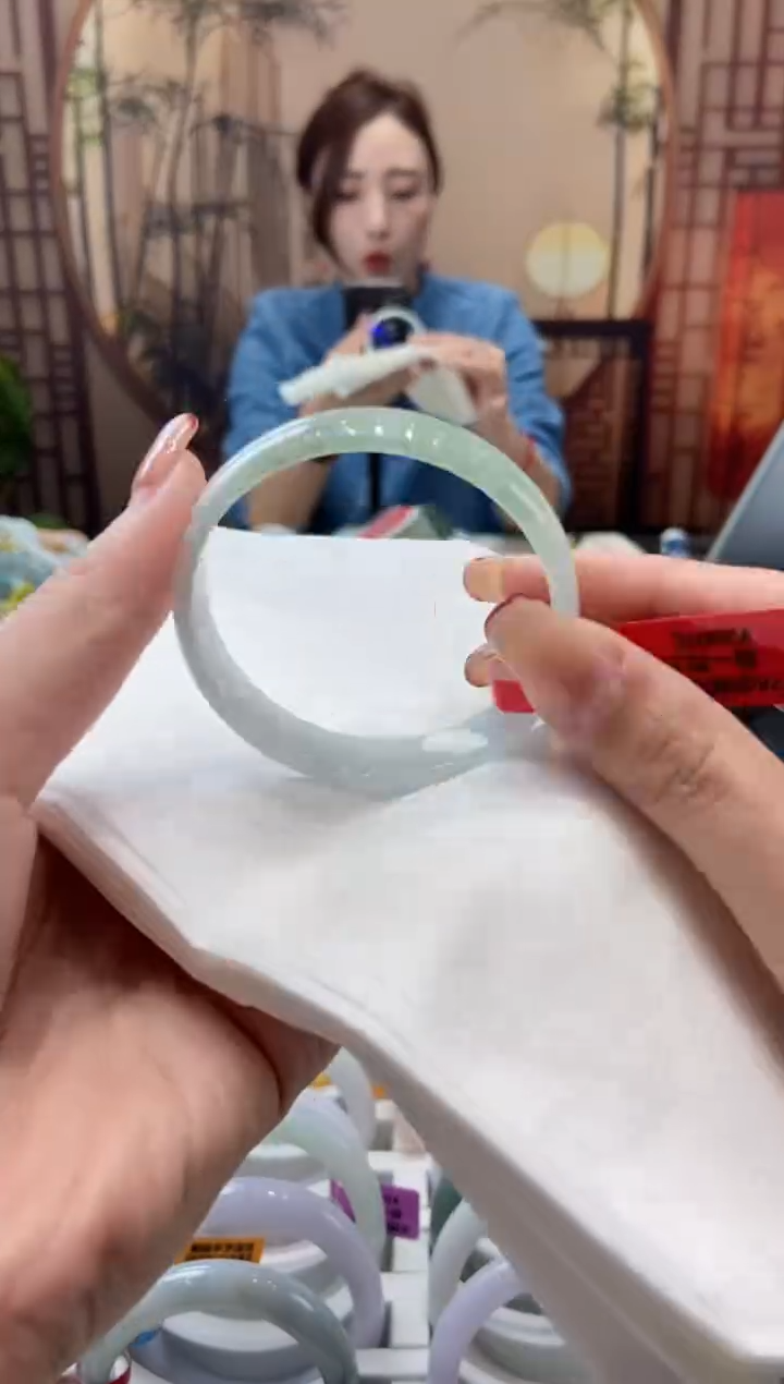 【闪购商品】翡翠手镯未镶嵌000010037