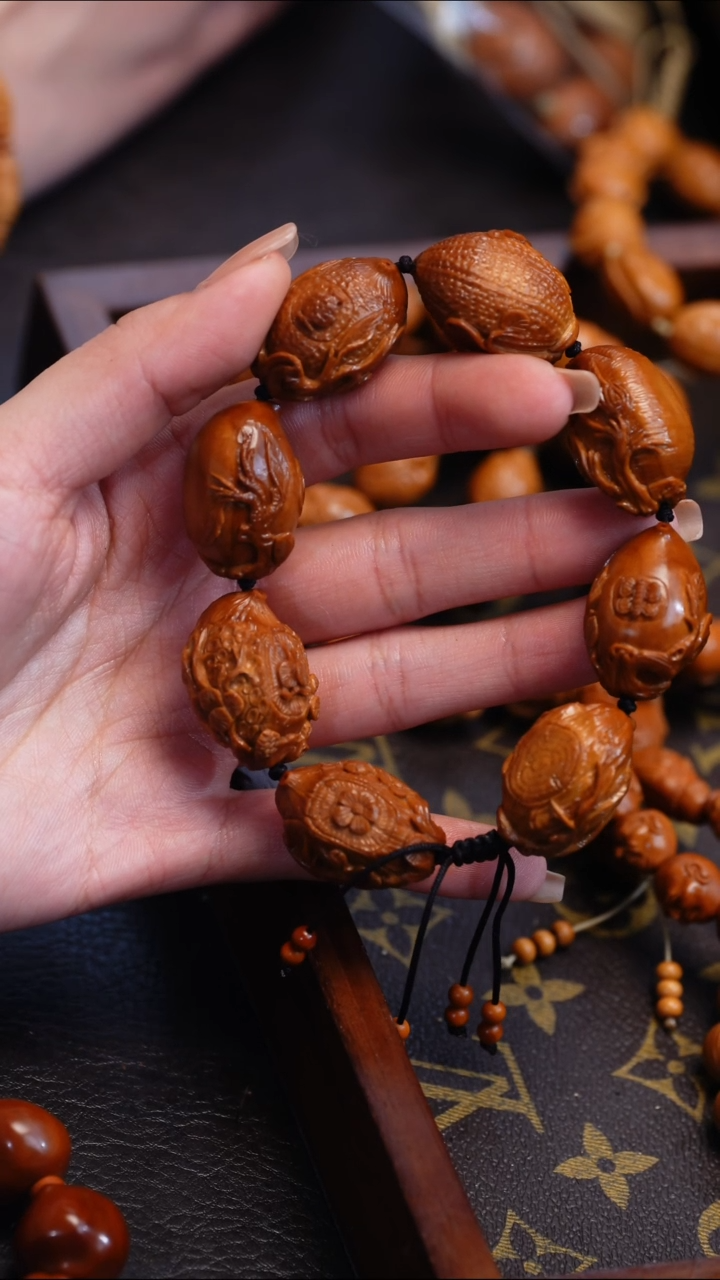 【闪购商品】橄榄核吊坠苏工橄榄核