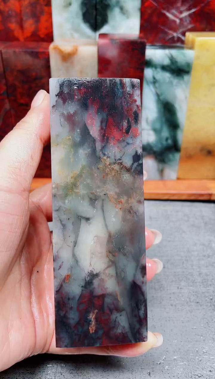 玉用****0桂林鸡血玉素章 4.3左右