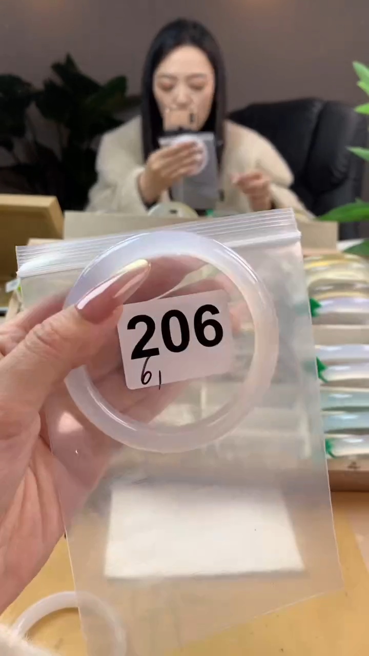 【闪购商品】玛瑙/玉髓手镯未镶嵌206