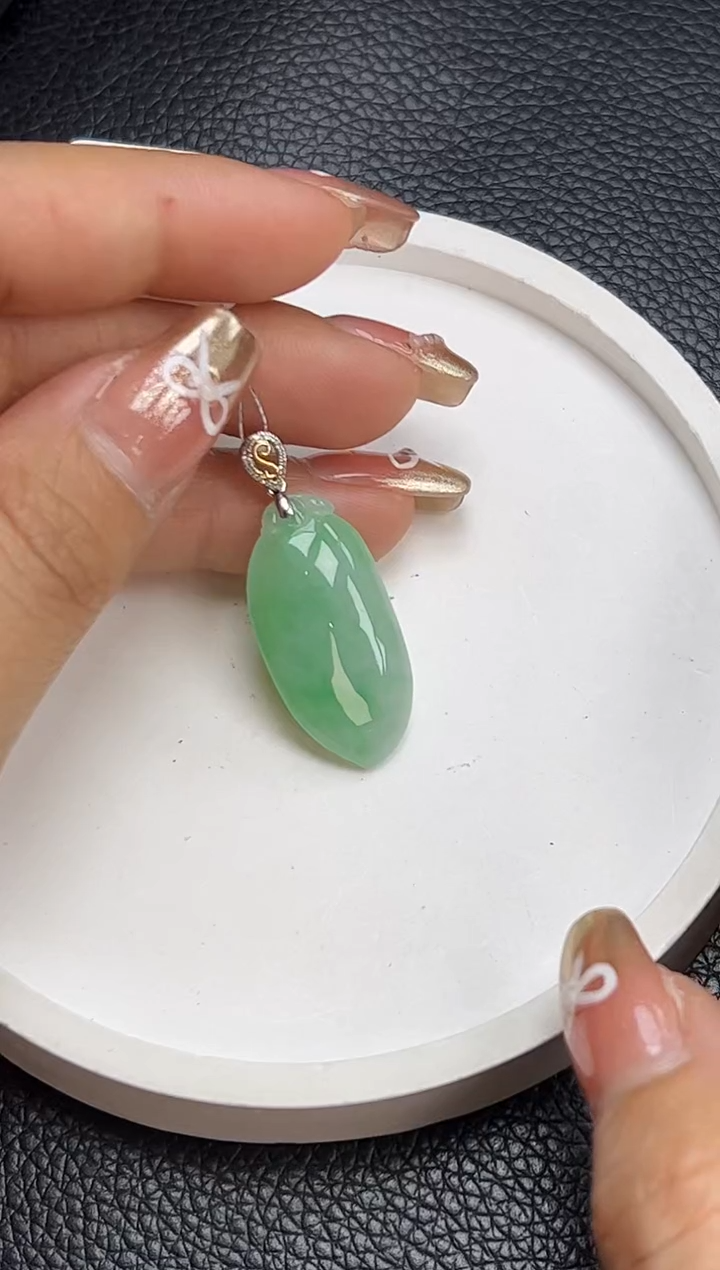 【闪购商品】翡翠颈饰18K金镶嵌YM1095-9 福瓜