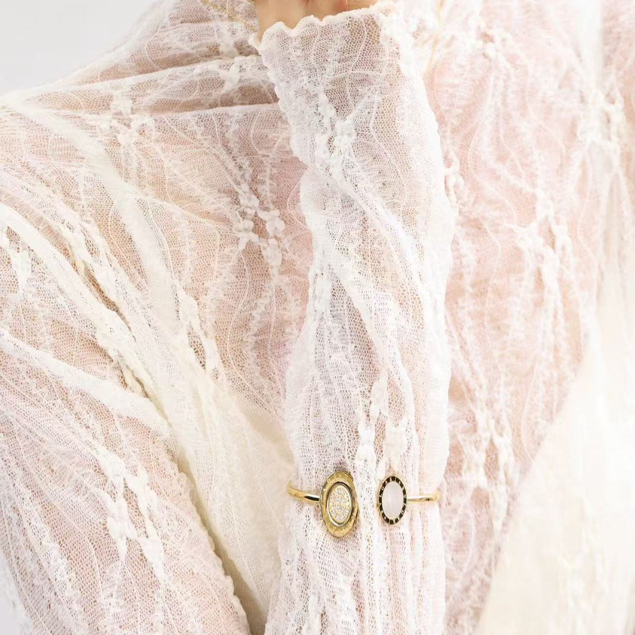 1002  蕾丝打底衫长袖内搭网纱白色秋冬法式