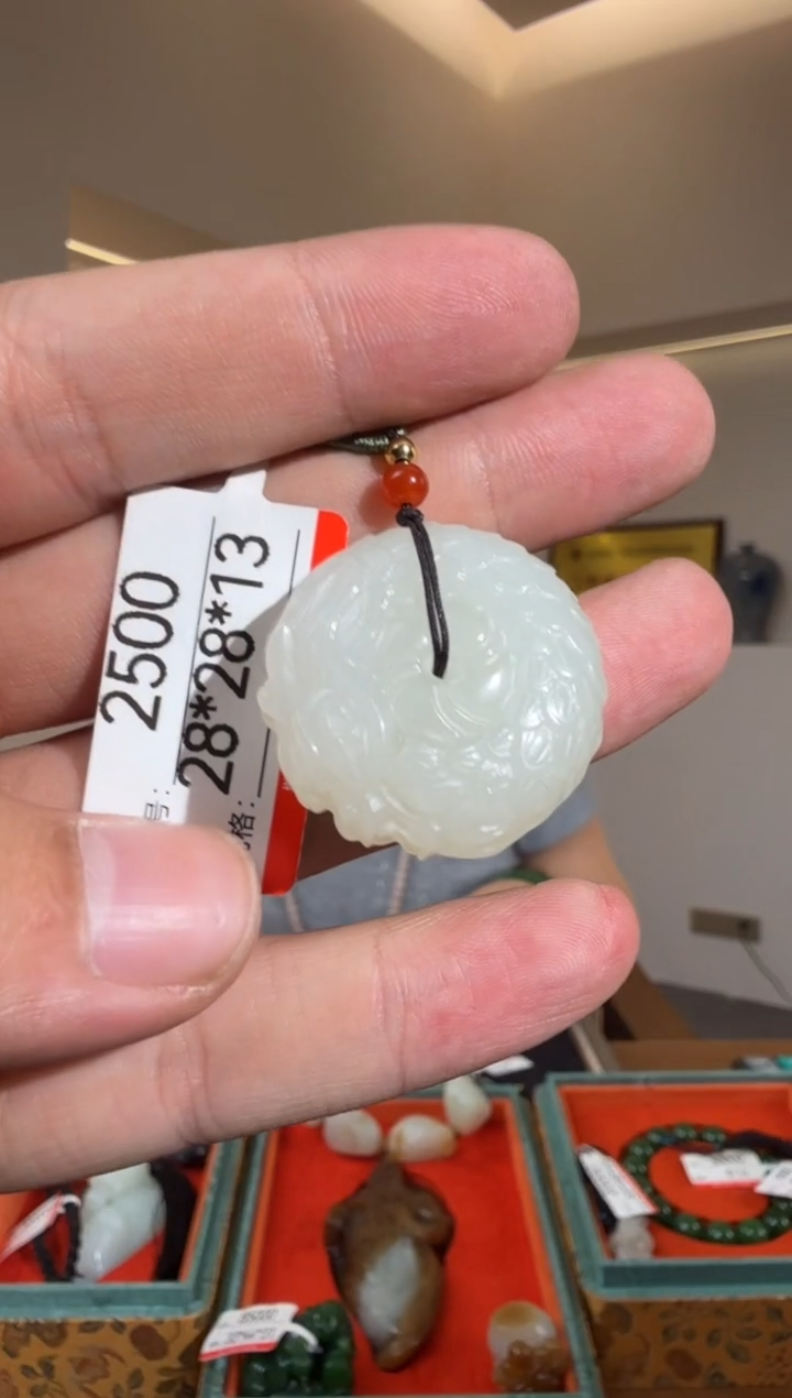 和田玉未镶嵌颈饰1