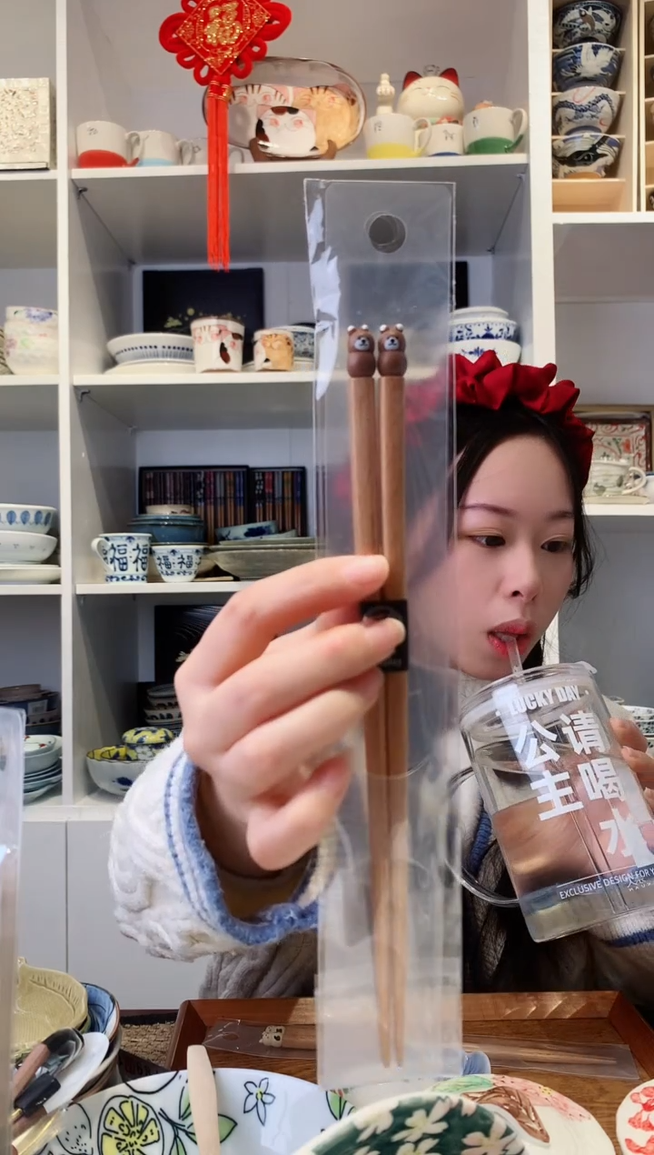 【闪购商品】钛合金纯实木小熊筷子一双