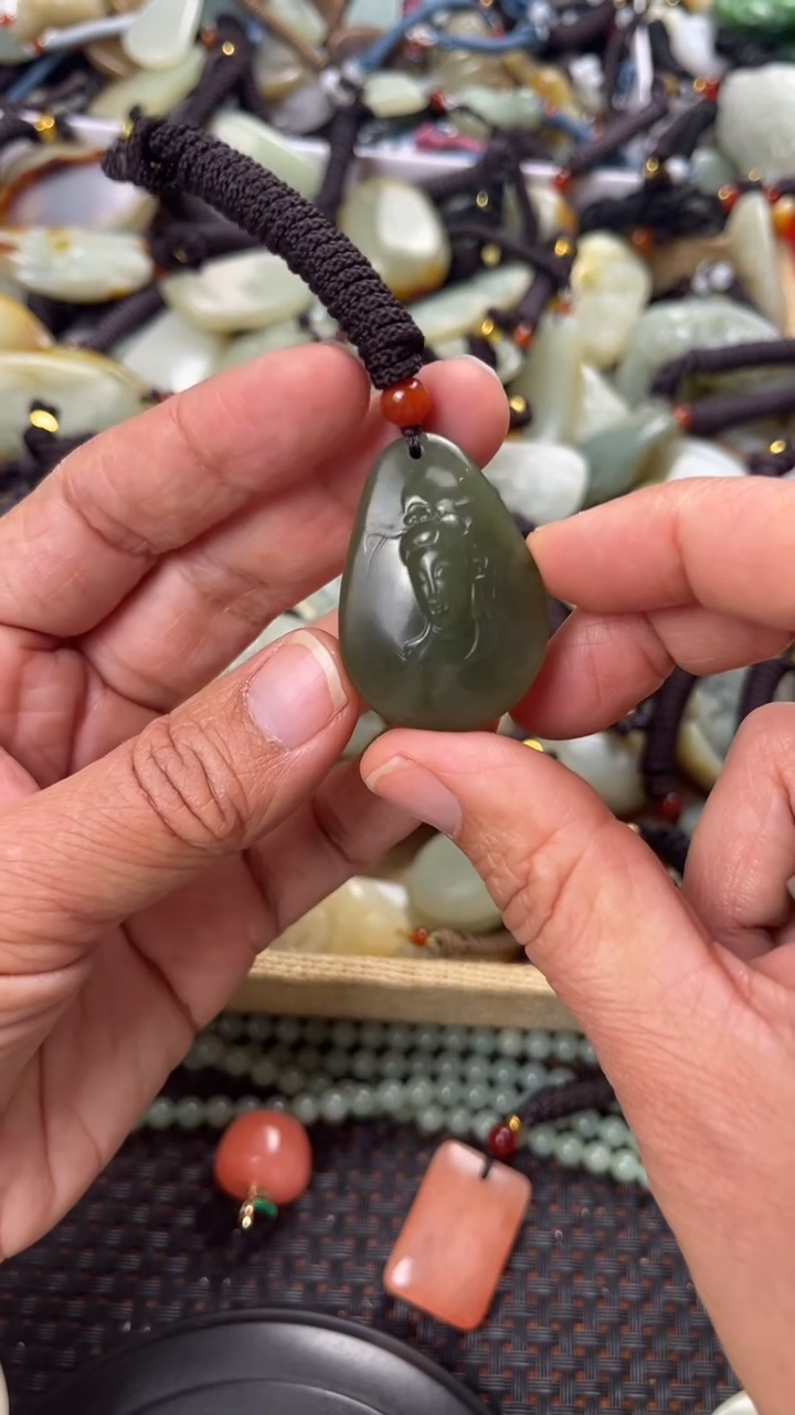 【闪购商品】和田玉颈饰未镶嵌多样性发货没有证书拍一发一有瑕
