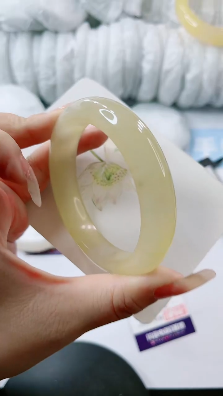 【闪购商品】石英质玉手镯未镶嵌多样性发货V664