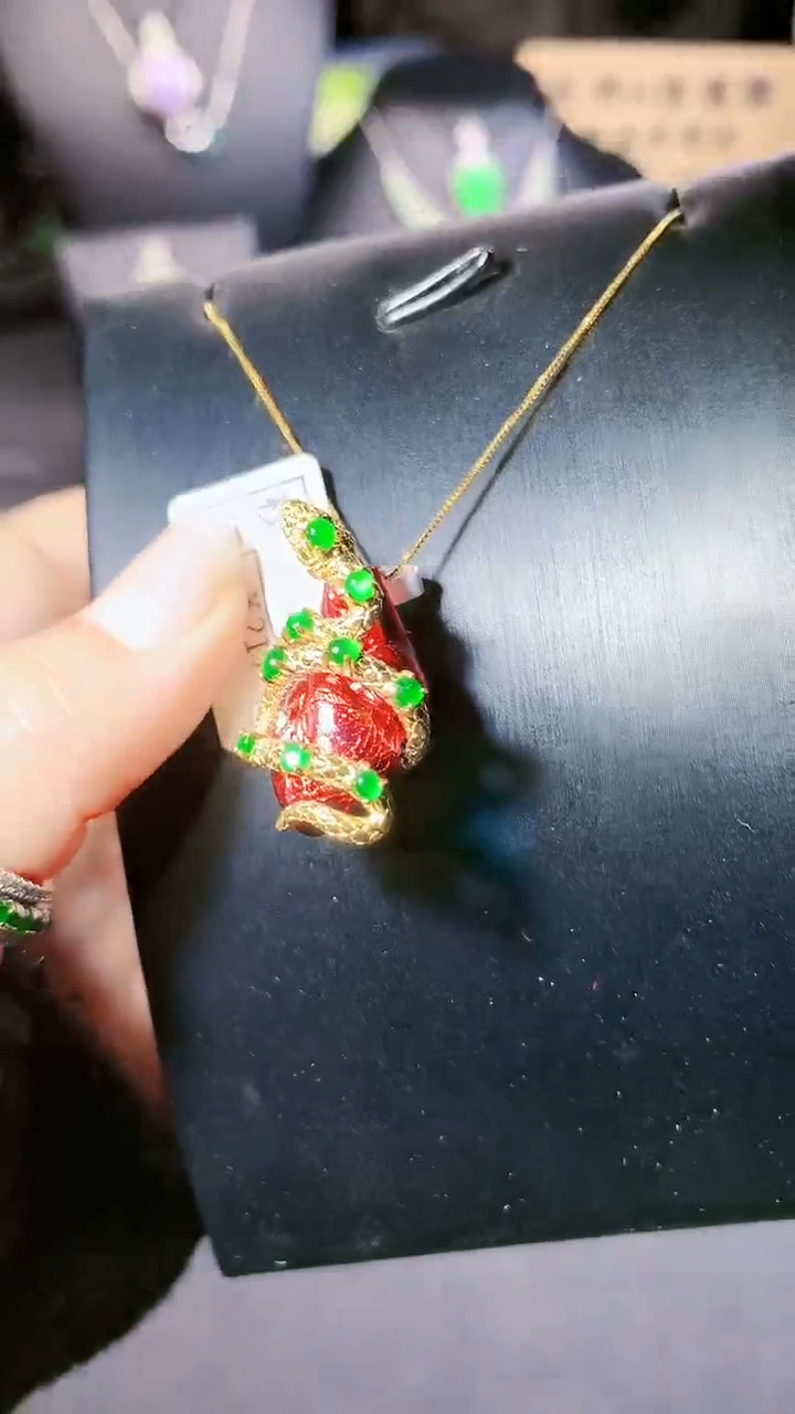 【闪购商品】翡翠吊坠(赠链)未镶嵌吊坠