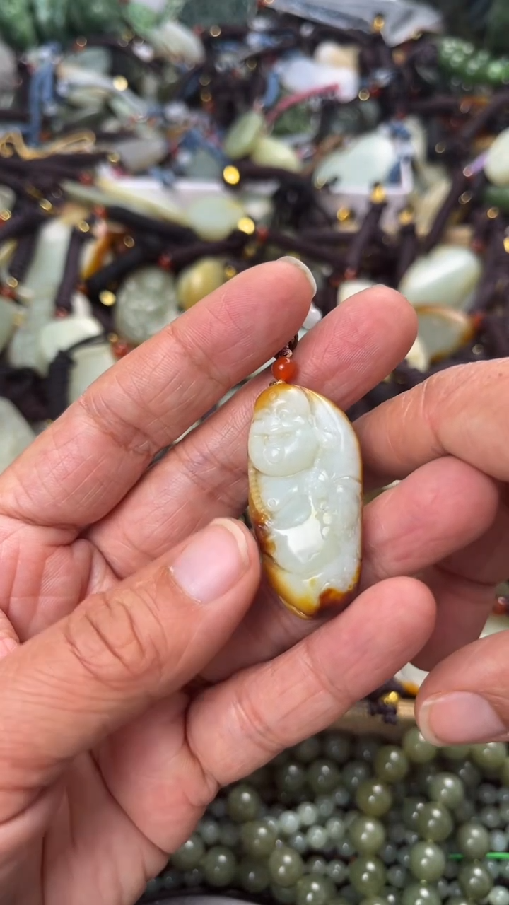 【闪购商品】和田玉颈饰未镶嵌多样性发货没有证书拍一发一有瑕