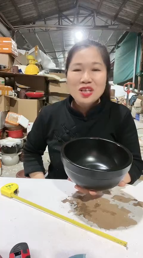 陶瑕疵黑色砂锅碗