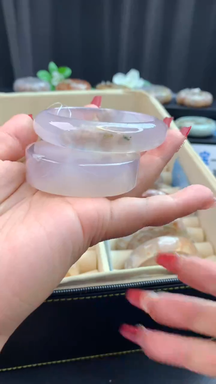 未镶嵌手镯石英质玉（57圈口）赠送镯心