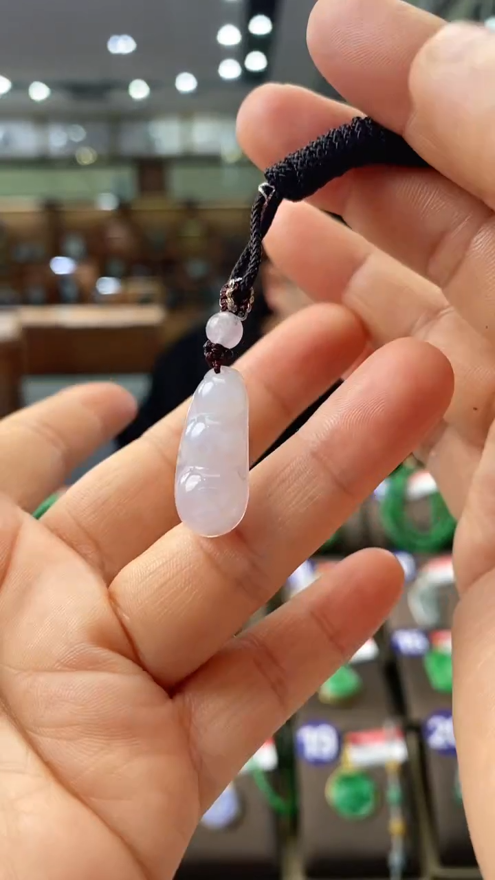 【闪购商品】翡翠颈饰未镶嵌福豆