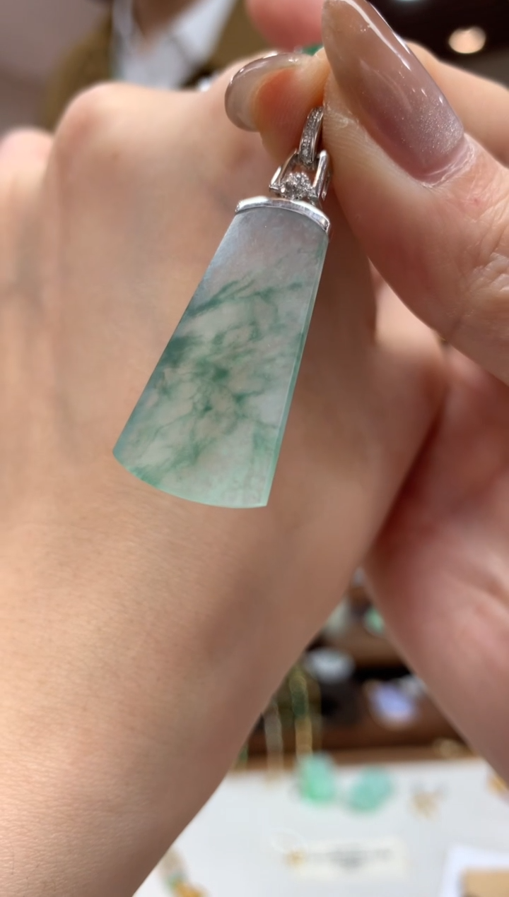 【闪购商品】翡翠18K金镶嵌吊坠(不含链)无事牌