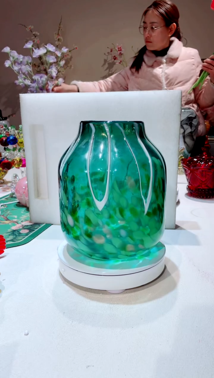 【闪购商品】琉璃手工艺品绿色白纹花瓶  微瑕
