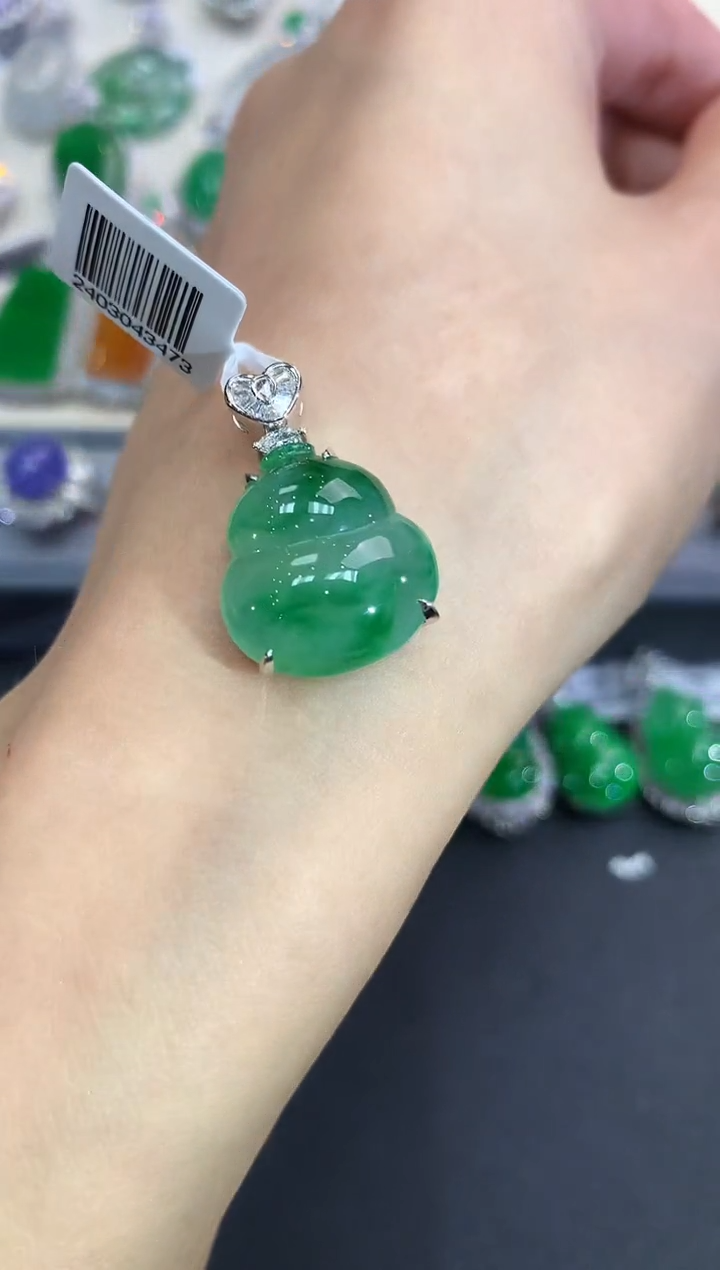 【闪购商品】翡翠吊坠(不含链)18K金镶嵌w23          