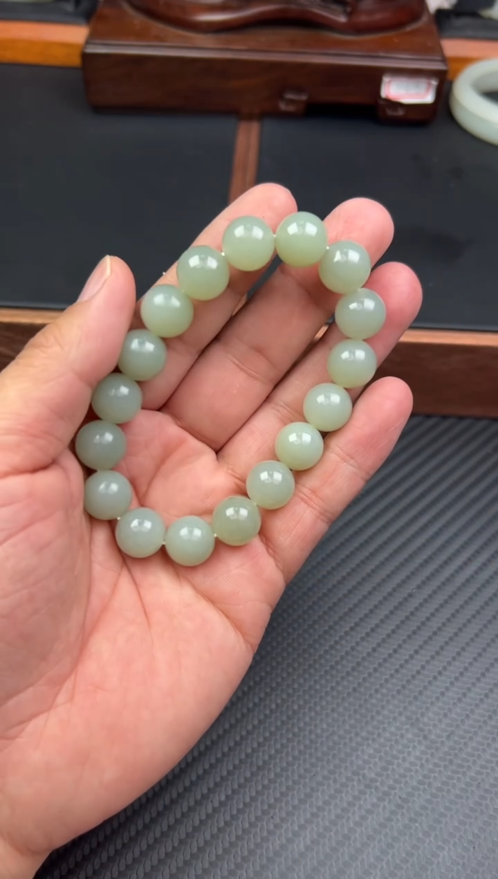 【闪购商品】和田玉手串未镶嵌且末微色差近矿卡12 