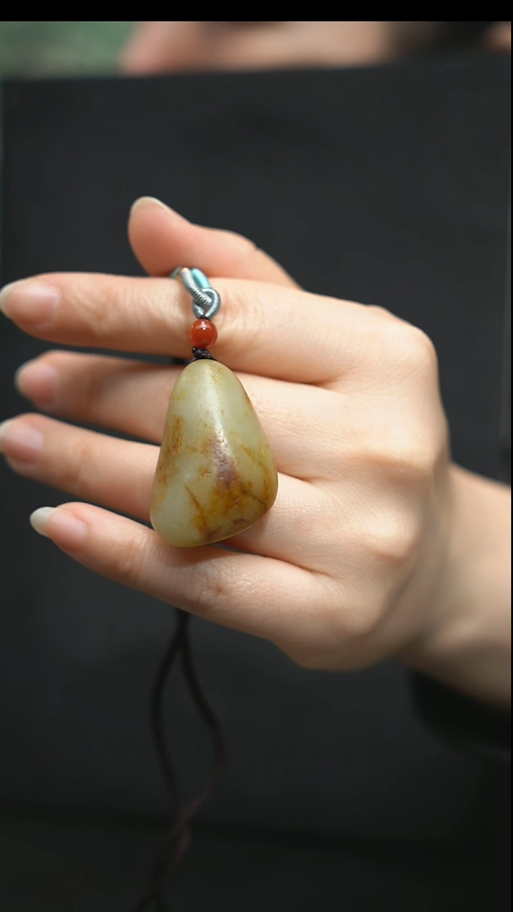 颈饰未镶嵌和田玉26.9克