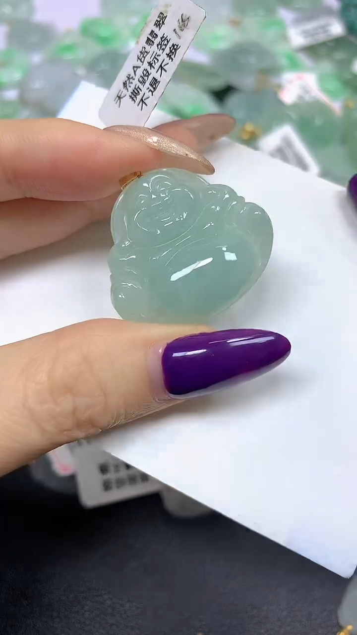 颈饰18K金镶嵌翡翠 