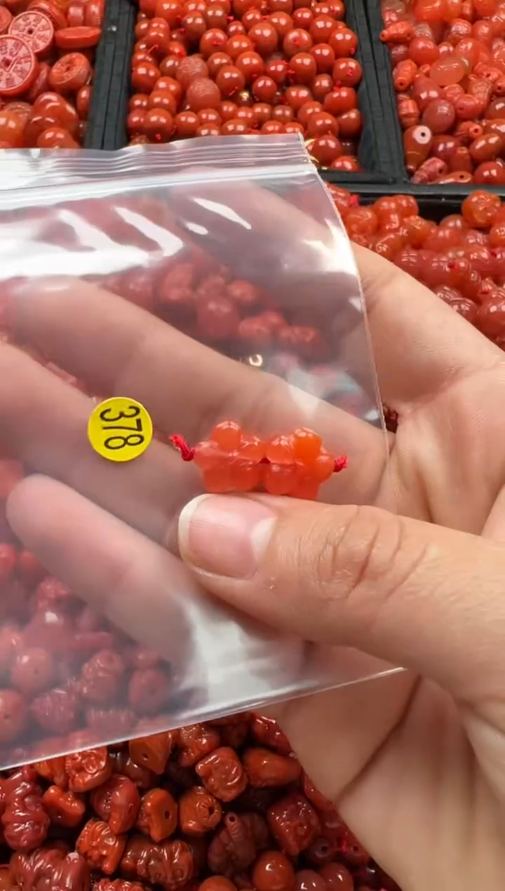 【闪购商品】南红玛瑙颈饰未镶嵌1