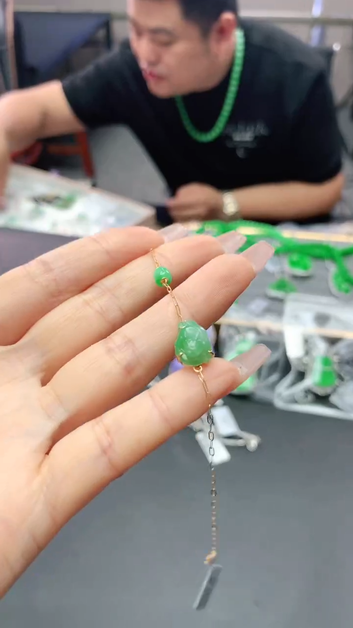 【闪购商品】翡翠手链18K金镶嵌赠礼盒证书