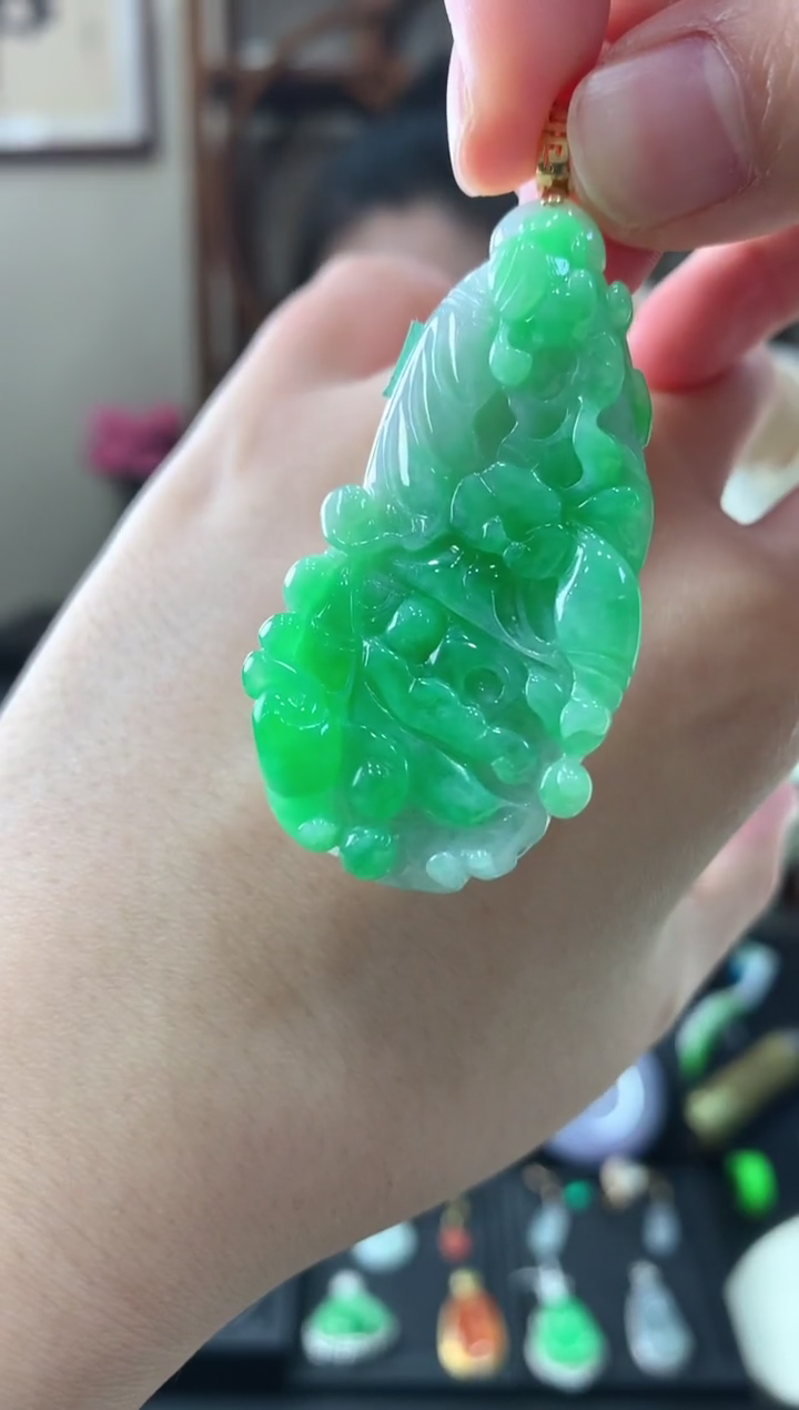 【闪购商品】翡翠吊坠(不含链)18K金镶嵌挂件