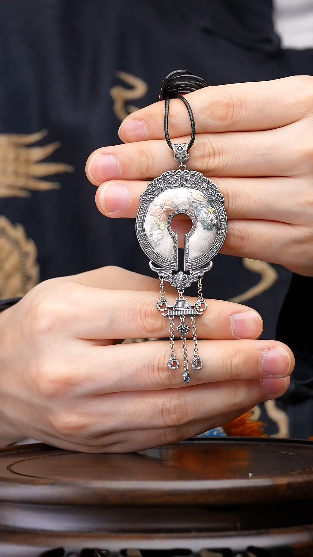 【闪购商品】刺绣黔东南苗族刺绣A285